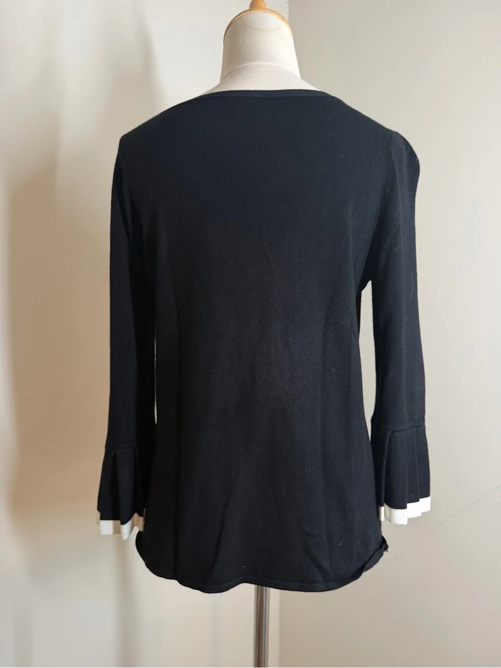 The Limited Women’s Black White Trim -SZ XS- 3/4 Bell Sleeve Knit Sweater